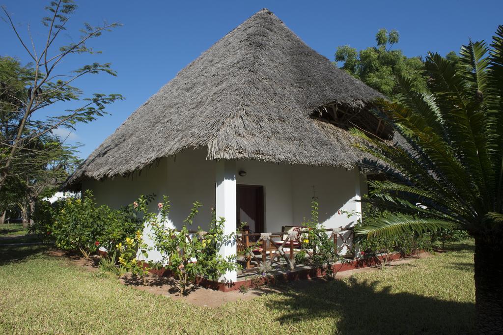 Uroa Bay Beach Resort Zanzibar Extérieur photo