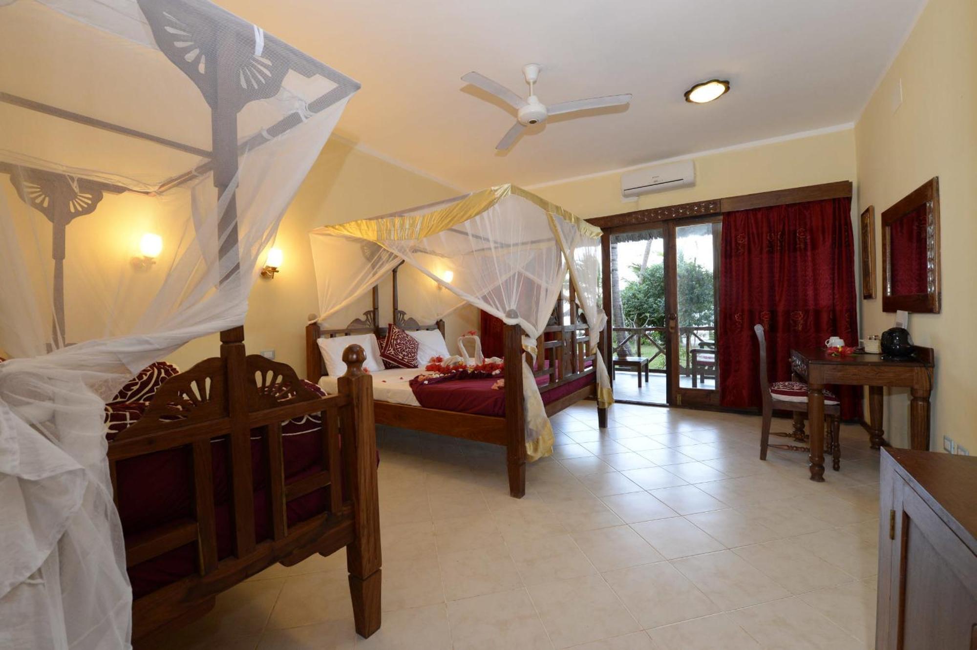 Uroa Bay Beach Resort Zanzibar Chambre photo